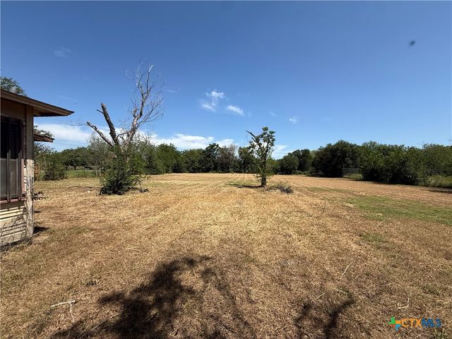418 W Seideman Street, Seguin, TX 78155