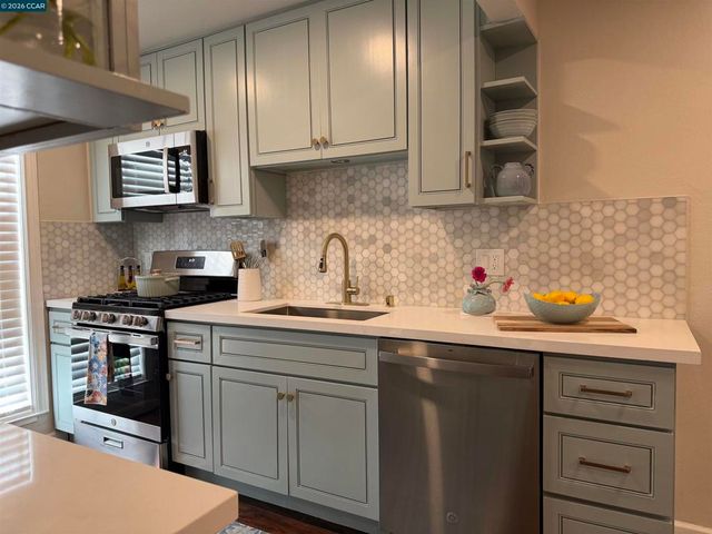 965 Parkside, El Sobrante, CA 94803