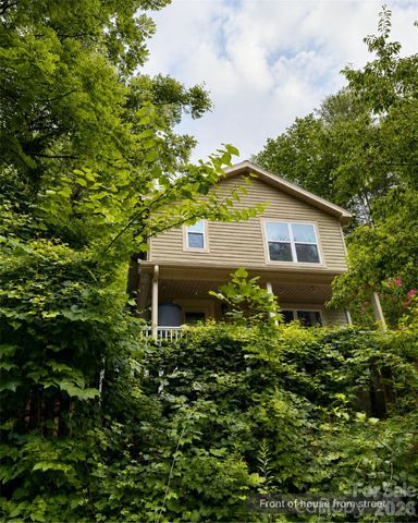 18 Old West Chapel Road, Asheville, NC 28803