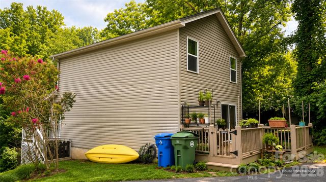 18 Old West Chapel Road, Asheville, NC 28803