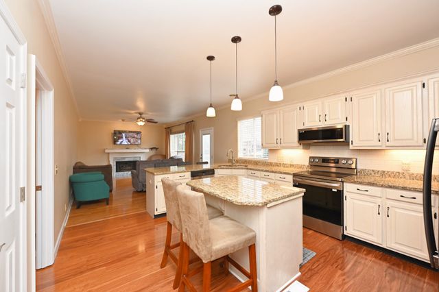 820 Caldwell Dr, Goodlettsville, TN 37072