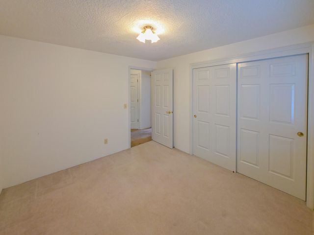 909 NW Regent Drive, Grants Pass, OR 97526