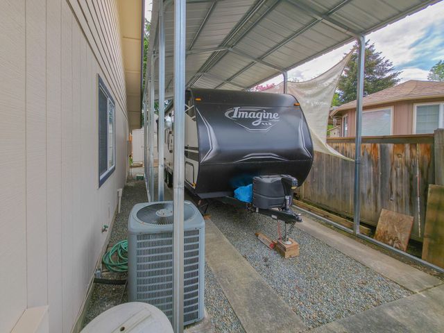 909 NW Regent Drive, Grants Pass, OR 97526