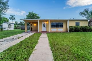 3341 NW 7th St, Lauderhill, FL 33311