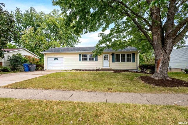 3106 MAPLECREST Road, Bettendorf, IA 52722