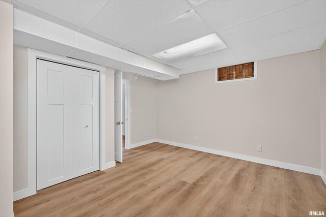 3106 MAPLECREST Road, Bettendorf, IA 52722