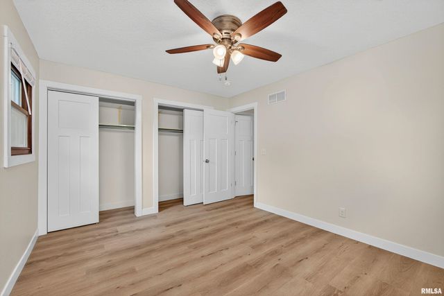 3106 MAPLECREST Road, Bettendorf, IA 52722