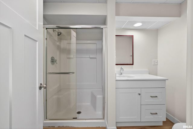 3106 MAPLECREST Road, Bettendorf, IA 52722