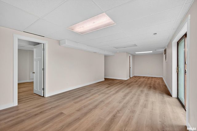 3106 MAPLECREST Road, Bettendorf, IA 52722