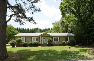 611 6th Street SW, Conover, NC 28613