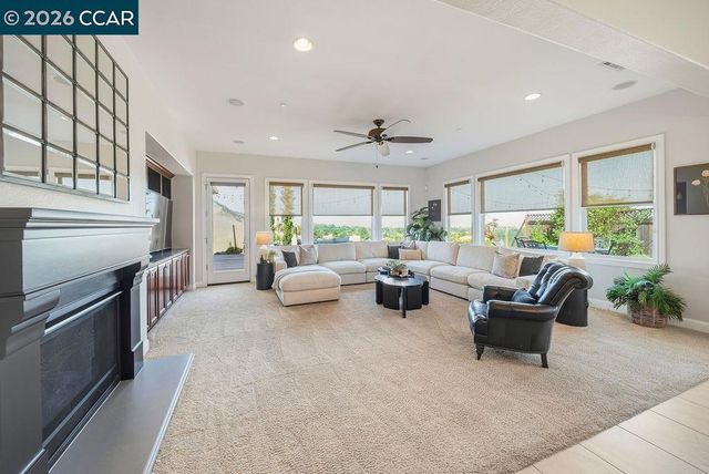 24 Promontory Place, Clayton, CA 94517