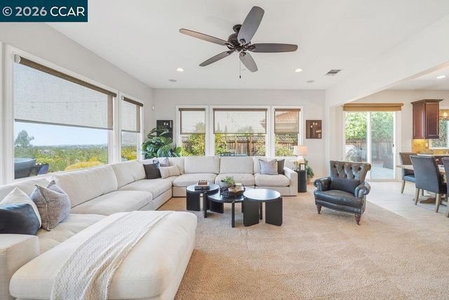 24 Promontory Place, Clayton, CA 94517