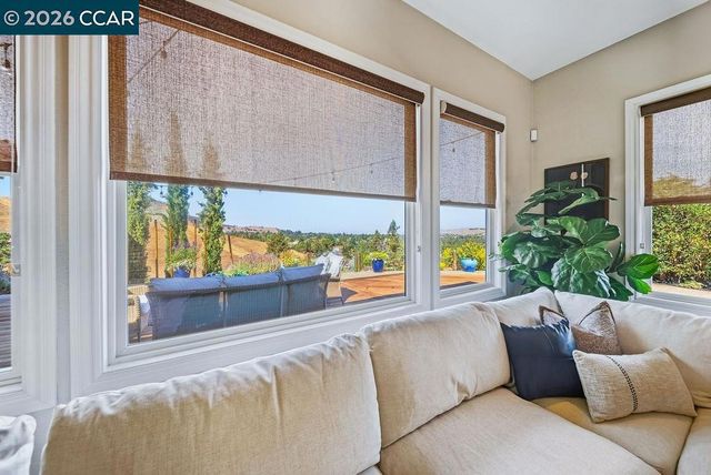 24 Promontory Place, Clayton, CA 94517