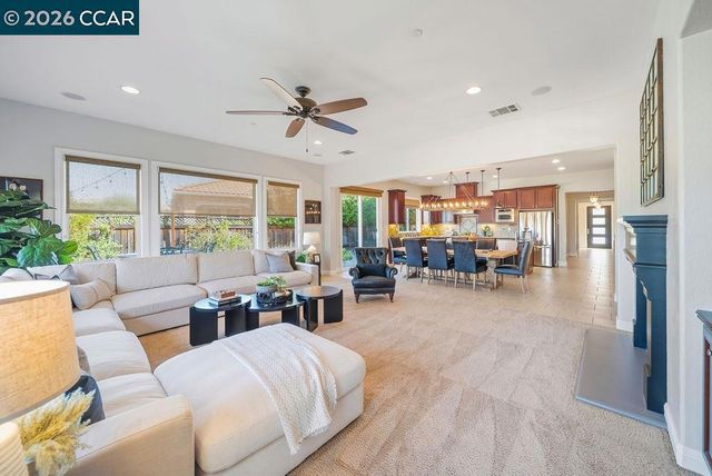 24 Promontory Place, Clayton, CA 94517