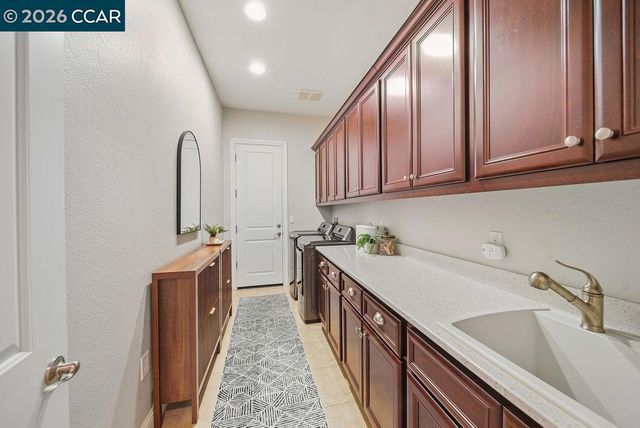 24 Promontory Place, Clayton, CA 94517