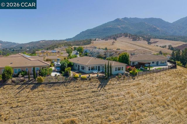 24 Promontory Place, Clayton, CA 94517
