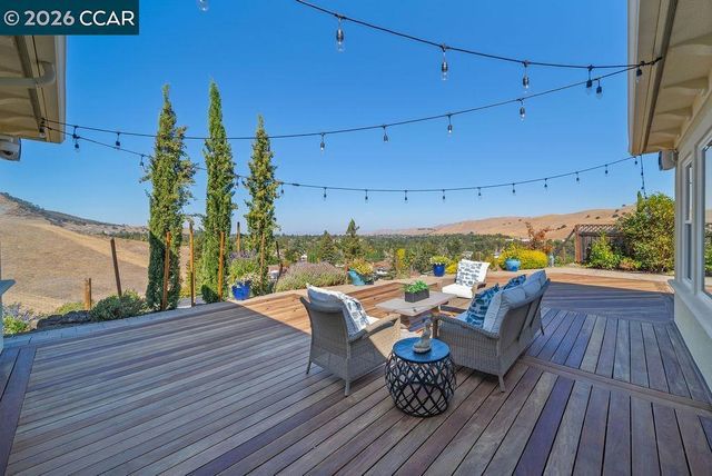24 Promontory Place, Clayton, CA 94517