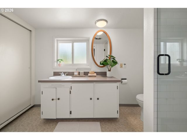 2661 HARRIS St, Eugene, OR 97405