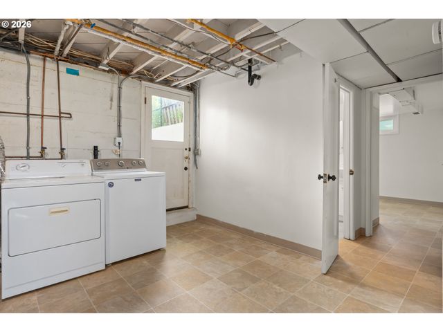 2661 HARRIS St, Eugene, OR 97405