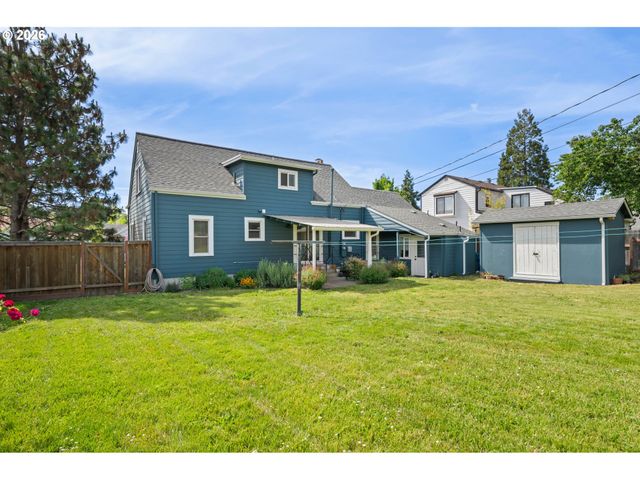 2661 HARRIS St, Eugene, OR 97405
