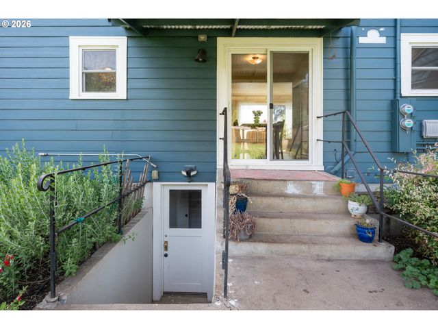 2661 HARRIS St, Eugene, OR 97405