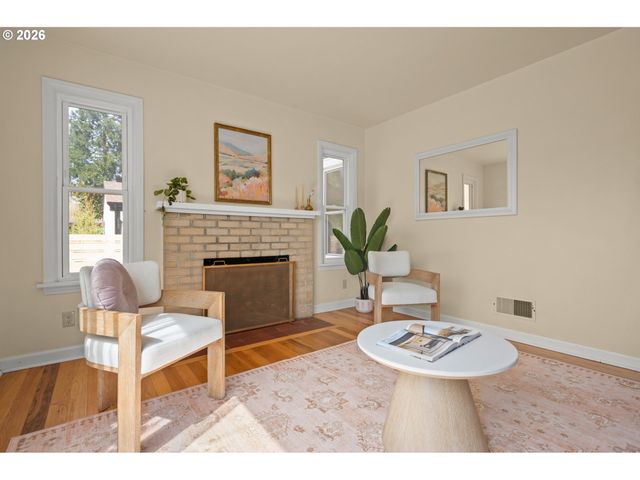 2661 HARRIS St, Eugene, OR 97405