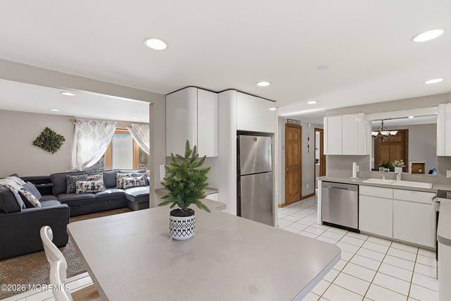 2 Gilford Place, Toms River, NJ 08753