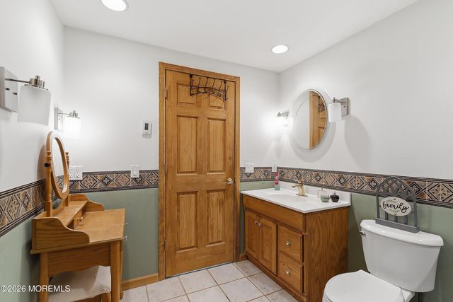 2 Gilford Place, Toms River, NJ 08753