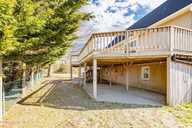 2 Gilford Place, Toms River, NJ 08753