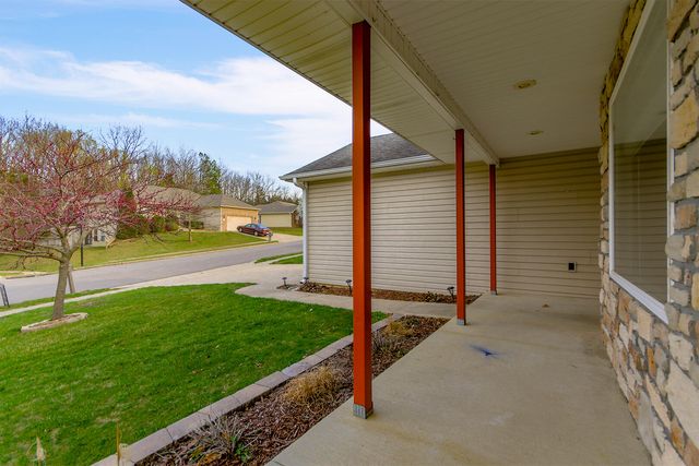 3103 WOODS CROSSING DR, Columbia, MO 65202