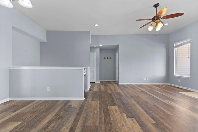 3103 WOODS CROSSING DR, Columbia, MO 65202