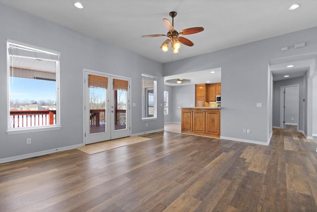 3103 WOODS CROSSING DR, Columbia, MO 65202