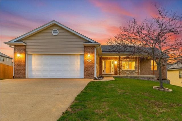 3103 WOODS CROSSING DR, Columbia, MO 65202