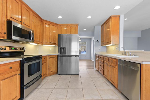 3103 WOODS CROSSING DR, Columbia, MO 65202