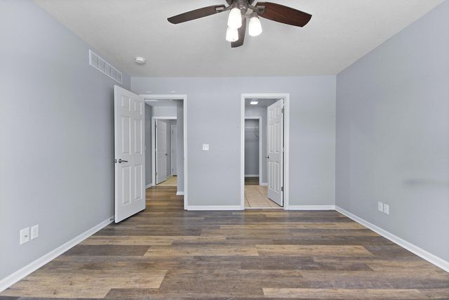 3103 WOODS CROSSING DR, Columbia, MO 65202