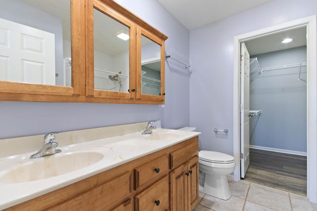 3103 WOODS CROSSING DR, Columbia, MO 65202