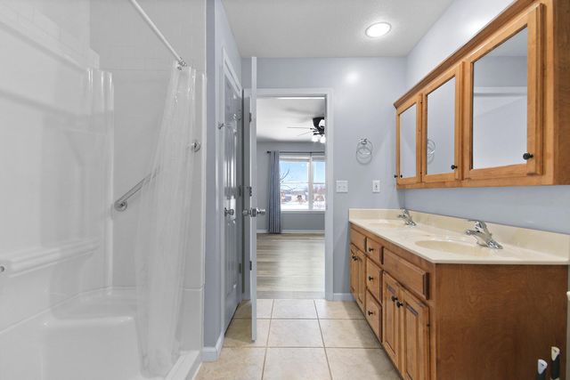 3103 WOODS CROSSING DR, Columbia, MO 65202