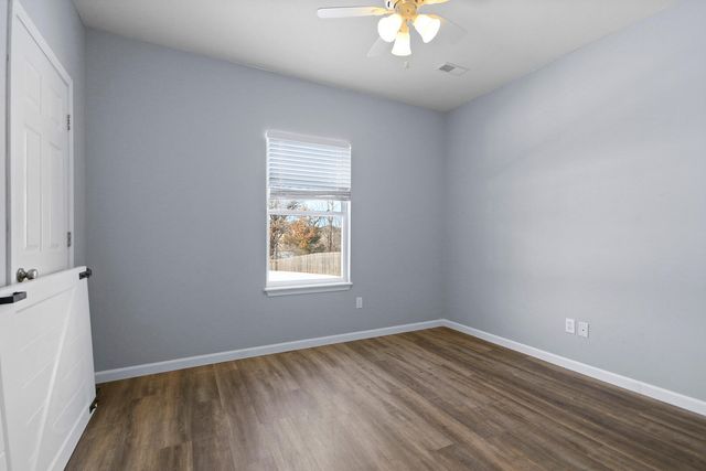 3103 WOODS CROSSING DR, Columbia, MO 65202
