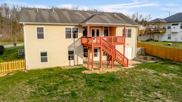 3103 WOODS CROSSING DR, Columbia, MO 65202