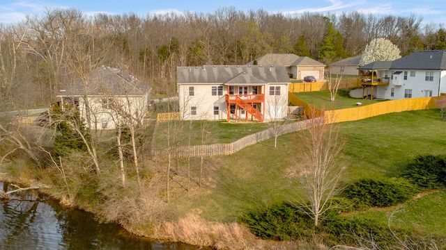 3103 WOODS CROSSING DR, Columbia, MO 65202