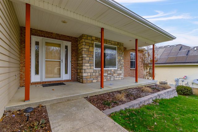 3103 WOODS CROSSING DR, Columbia, MO 65202