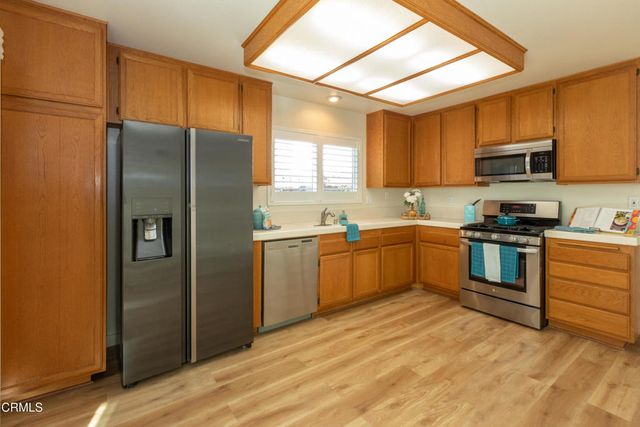 231 Calle Tamega, Camarillo, CA 93012