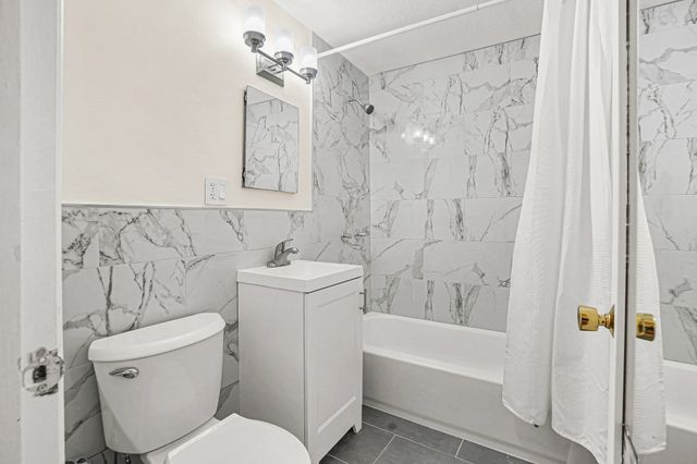 32 Whites Ave. D13, Watertown, MA 02472