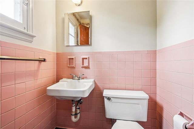 195 Lattimore Road, Rochester, NY 14620