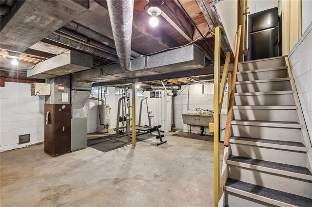 195 Lattimore Road, Rochester, NY 14620