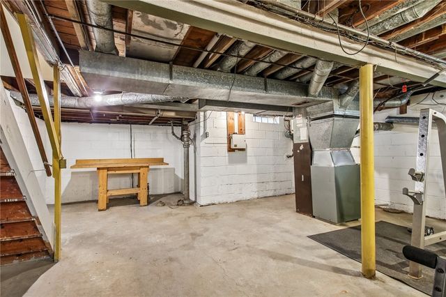 195 Lattimore Road, Rochester, NY 14620