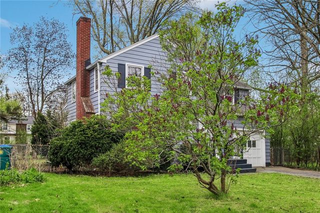 195 Lattimore Road, Rochester, NY 14620