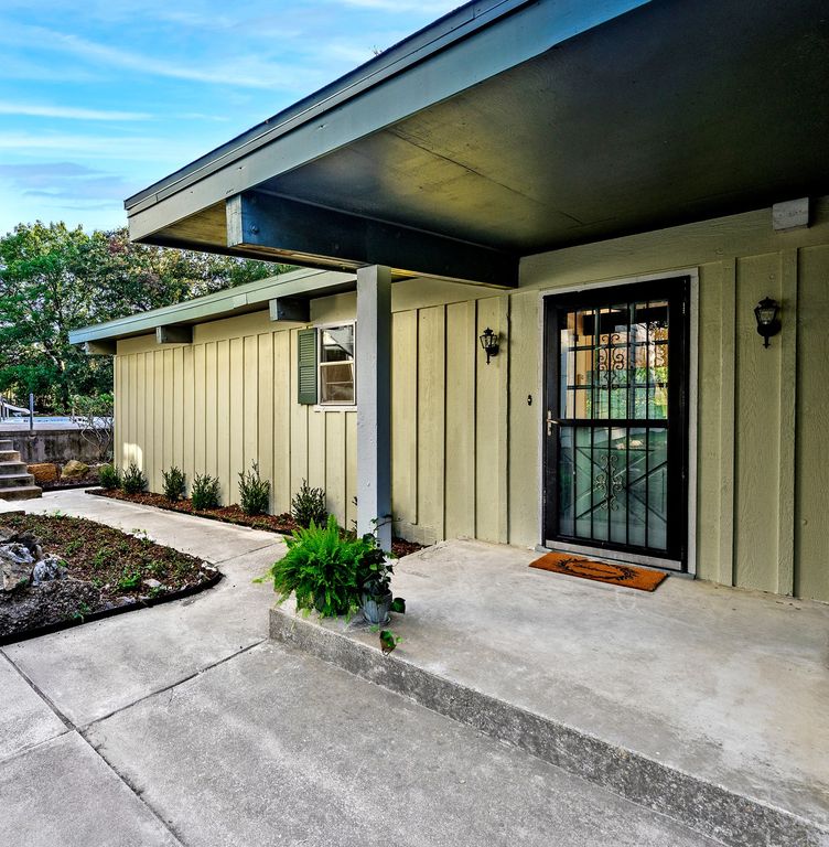 920 Hanna Drive, Denison, TX 75020