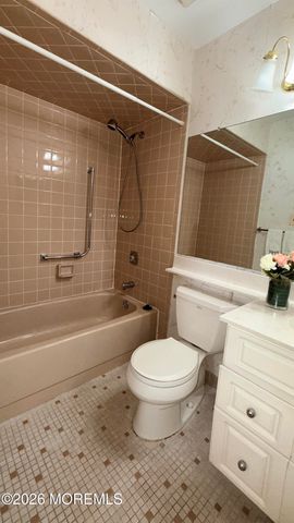 181 Arrowood Road B, Manalapan, NJ 07726