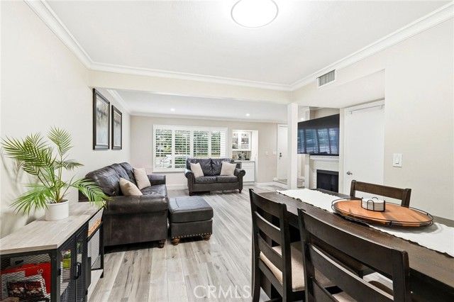 10220 Zelzah 4, Northridge (los Angeles), CA 91325